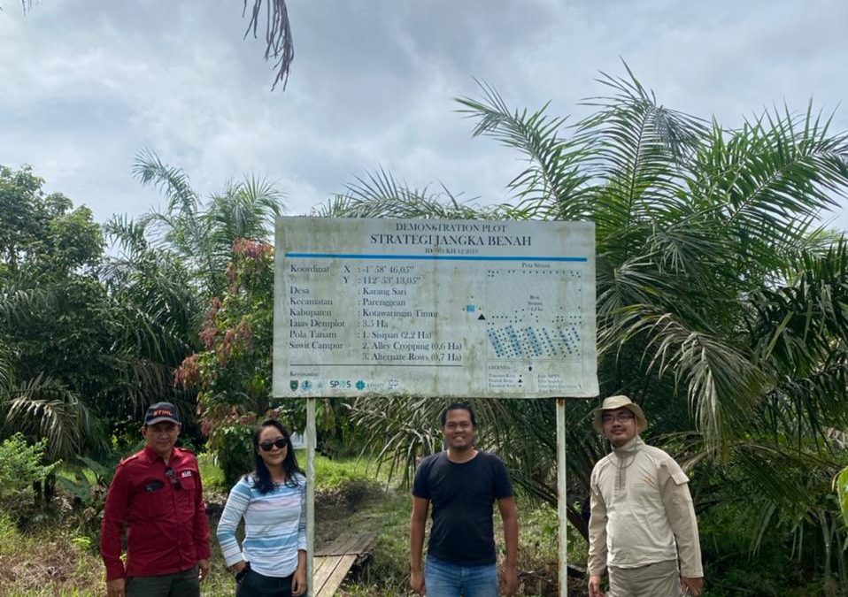 Kunjungan Fairventures Social Forestry di Demplot SJB Desa Karangsari