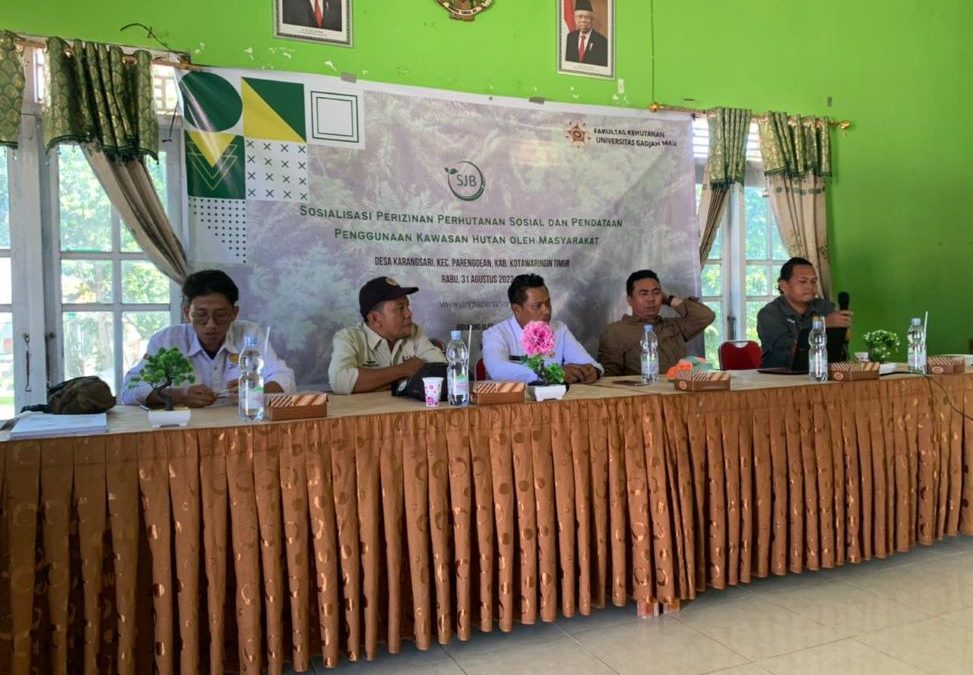 Sosialisasi Perizinan Perhutanan Sosial dan Pendataan Penggunaan Kawasan Hutan di Desa Karangsari, Provinsi Kalimantan Tengah